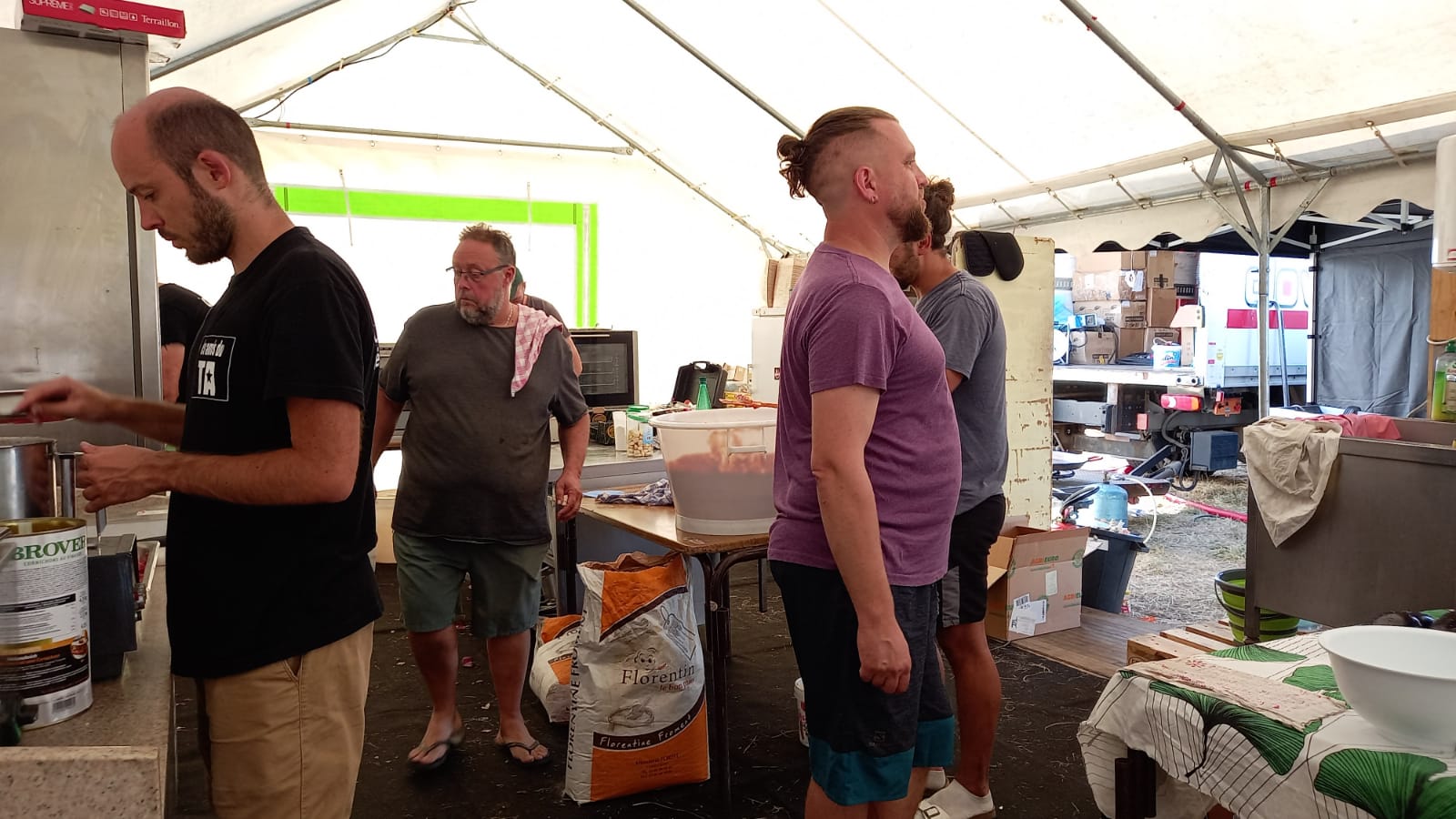 Le bar de la guinguette